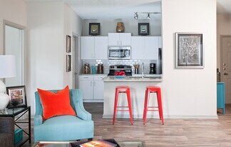 1000 Spalding in Atlanta, GA - Building Photo