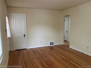 2104 Brickley St in Ferndale, MI - Building Photo - Building Photo