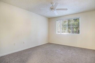 Heritage Cove in Stuart, FL - Building Photo - Building Photo