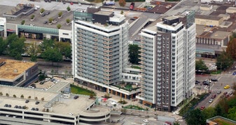 Gateway Residences at Park Royal in West Vancouver, BC - Building Photo