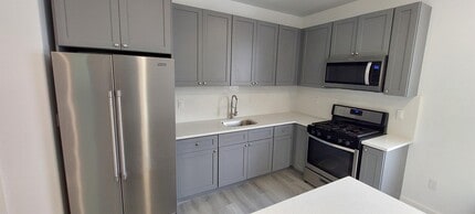 273 Oak St in Passaic, NJ - Building Photo - Building Photo