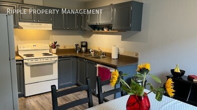 6503 Ranchview Dr NW in Calgary, AB - Building Photo - Building Photo