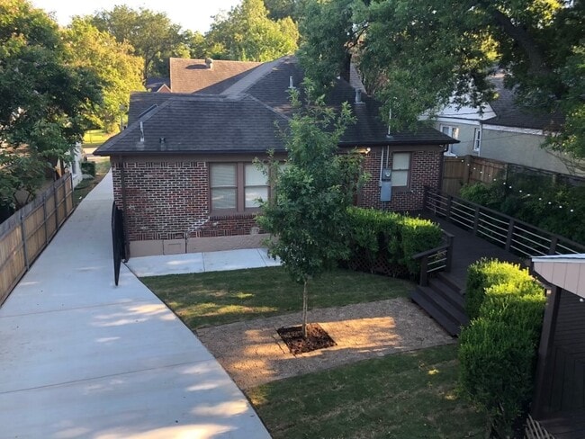 807 Thomasson Dr in Dallas, TX - Building Photo - Building Photo