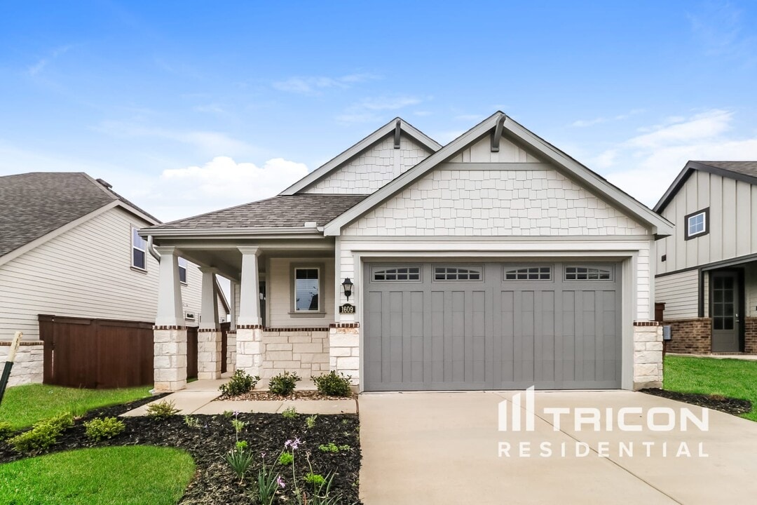 1609 Mexican Heather Dr in Leander, TX - Building Photo