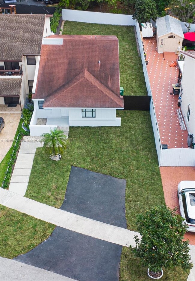 6427 SW 135th Ave in Miami, FL - Building Photo - Building Photo