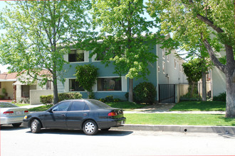 1031 Irving Ave in Glendale, CA - Building Photo - Building Photo