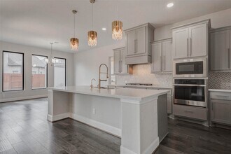 30627 S Creek Way in Fulshear, TX - Building Photo - Building Photo