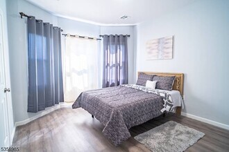 135 Fabyan Pl in Newark, NJ - Building Photo - Building Photo