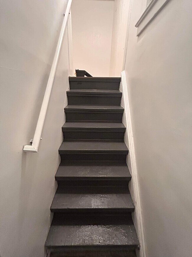 1593 N Goodman St-Unit -unit 4 in Rochester, NY - Foto de edificio - Building Photo