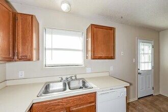 5931 Shadydell Dr in Fort Worth, TX - Building Photo - Building Photo