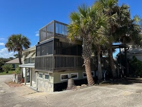 1207 N Atlantic Ave in New Smyrna Beach, FL - Building Photo - Building Photo