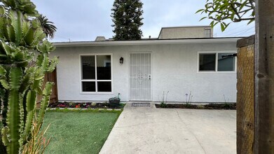 1213 Delaware St-Unit -Unit C in Huntington Beach, CA - Building Photo - Building Photo