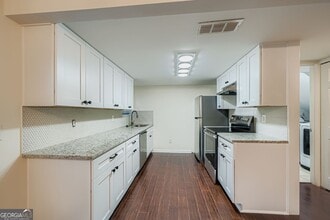 3559 Old Chamblee Tucker Rd in Atlanta, GA - Building Photo - Building Photo