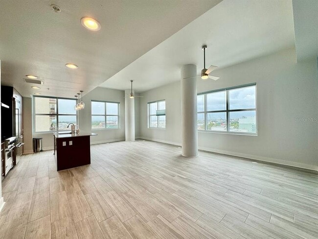 property at 1208 E Kennedy Blvd