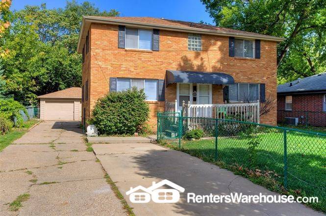 4219 Clinton Ave in Des Moines, IA - Building Photo
