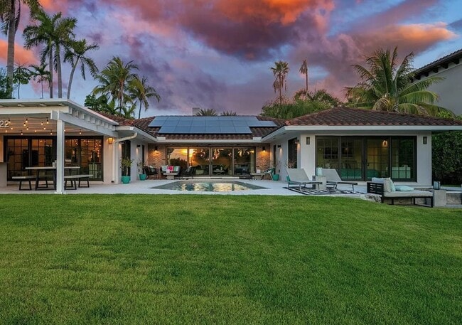 property at 524 Oleander Dr