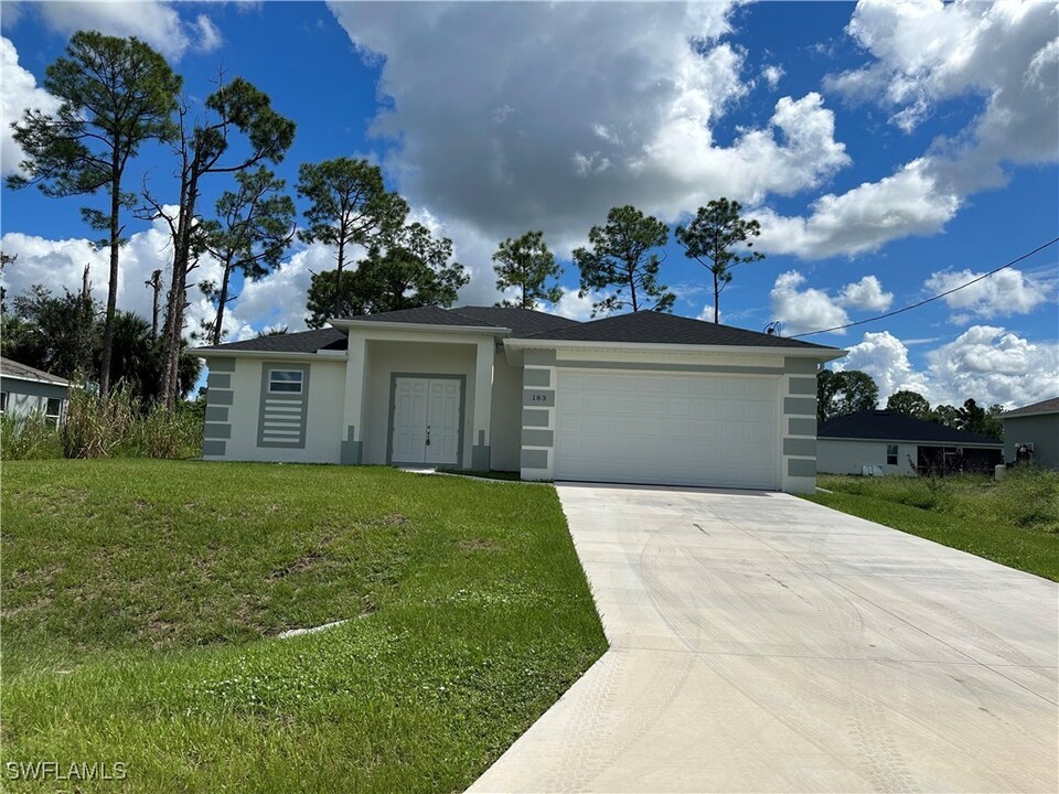 183 Karlow Ave in Lehigh Acres, FL - Building Photo