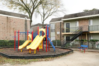 Gatehouse Apartments in Houston, TX - Building Photo - Building Photo