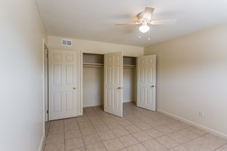 University Gardens Manor in Memphis, TN - Building Photo - Interior Photo