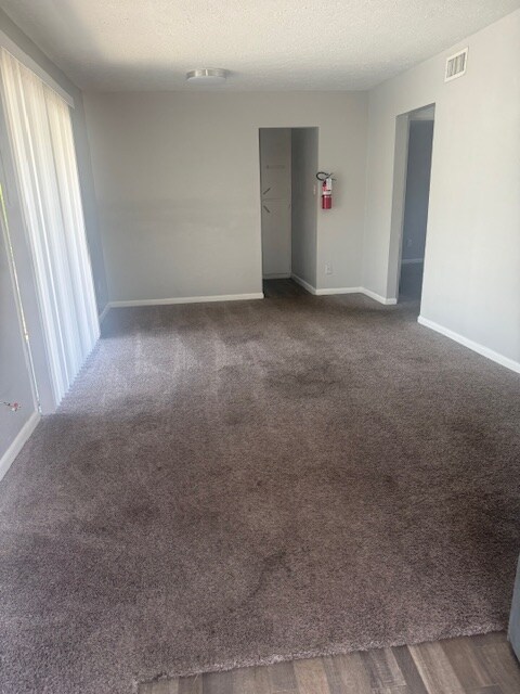 5220 Weber Rd in Corpus Christi, TX - Building Photo