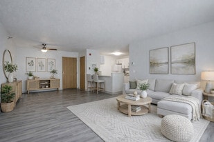 Riverside Apartments in River Falls, WI - Building Photo