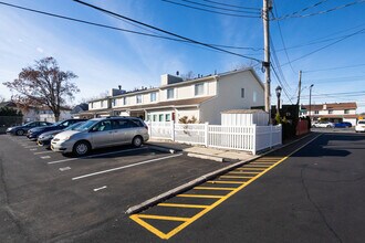 1189 Richmond Ave in Staten Island, NY - Foto de edificio - Building Photo