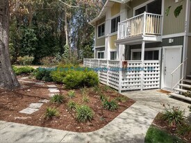 755 14th Ave in Santa Cruz, CA - Building Photo