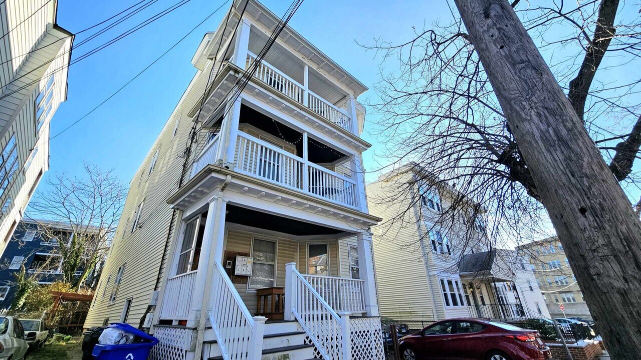 67 Euston Rd in Boston, MA - Building Photo