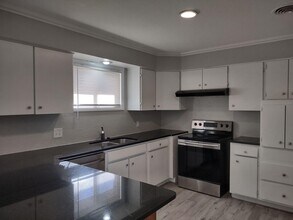 2115 66th St in Lubbock, TX - Building Photo - Building Photo