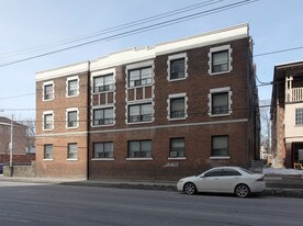 1 Elm Grove Ave in Toronto, ON - Building Photo