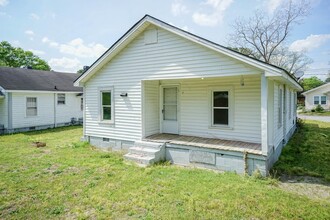 206 Nolly St in Clinton, NC - Building Photo - Building Photo