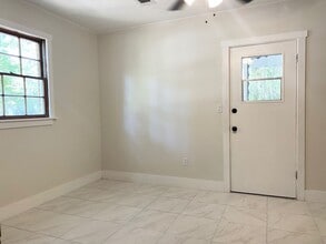 113 E Wilson Ave in Hinesville, GA - Building Photo - Building Photo
