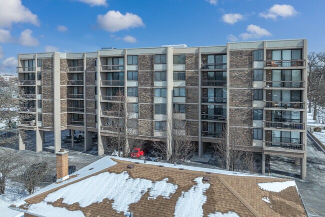 Park Grove Condominiums in Downers Grove, IL - Building Photo - Building Photo