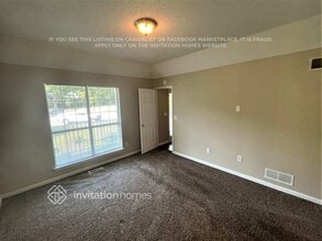 4237 Sturbridge Dr in Douglasville, GA - Foto de edificio - Building Photo