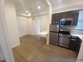 11 Queensberry St in Boston, MA - Building Photo - Building Photo