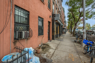 151 Columbia St in Brooklyn, NY - Foto de edificio - Building Photo