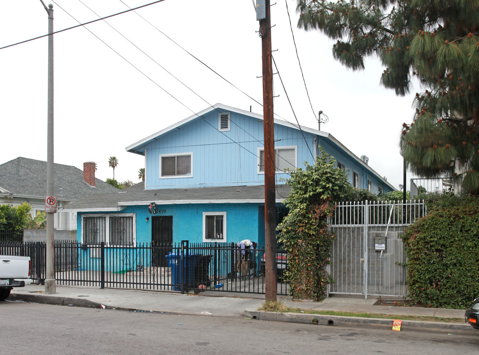 637 E 27th St in Los Angeles, CA - Building Photo