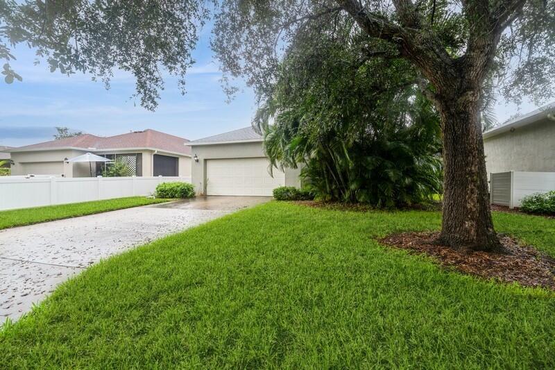 7865 15th Ln in Vero Beach, FL - Building Photo