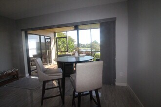 505 Lake Louise Cir in Naples, FL - Foto de edificio - Building Photo