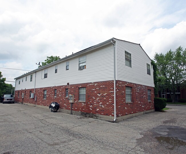 864-870 Continental Ct in Vandalia, OH - Building Photo - Building Photo