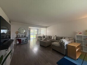 2505 S Encina St in Visalia, CA - Building Photo - Building Photo