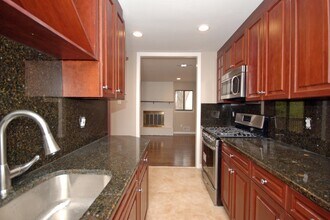 56 Chelsea Way in Bridgewater, NJ - Building Photo - Building Photo