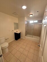 1337 W 55th St in Los Angeles, CA - Foto de edificio - Building Photo