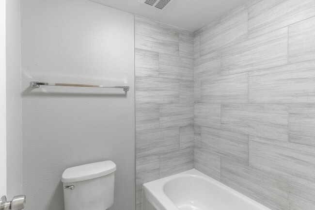 Crestwood Cove in Salt Lake City, UT - Building Photo - Building Photo