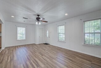 123 Marlin Ave in Galveston, TX - Building Photo - Building Photo