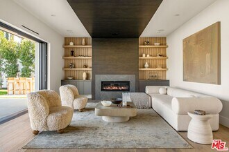 17341 Amina Pl in Los Angeles, CA - Building Photo - Building Photo