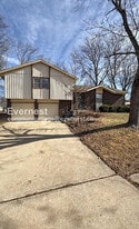 16008 W 151st Terrace in Olathe, KS - Building Photo