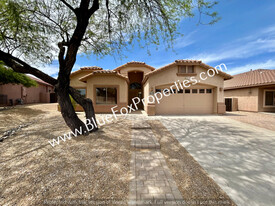 7447 N Bradstreet Dr in Tucson, AZ - Building Photo