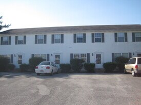 1043 Winners Cir, Unit D in Bowling Green, KY - Building Photo