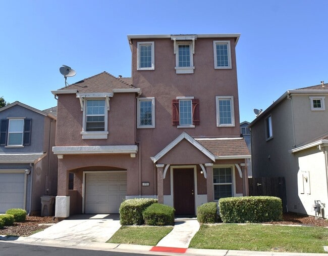 property at 371 Ashwick Loop